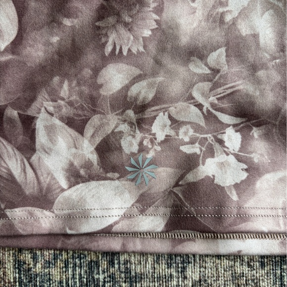 Athleta Conscious Crop in Rose Size XXS - Picture 9 of 9